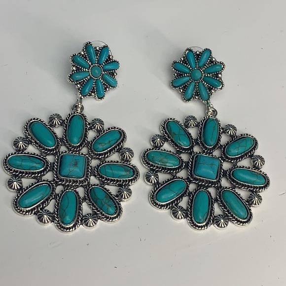 Western Boho Turquoise Natural Stone Earrings - Picture 5 of 5